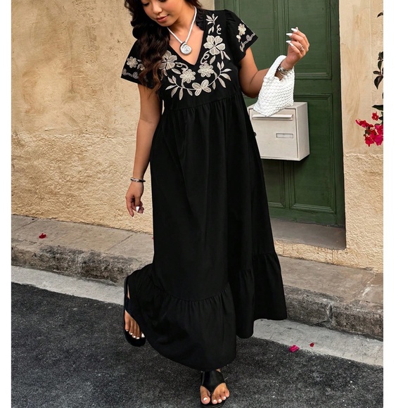 Plus Floral Embroidered Frill Neck Short Sleeve Ruffle Hem Dress - Picture 2 of 8